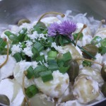Piparjuuri-perunasalaatti