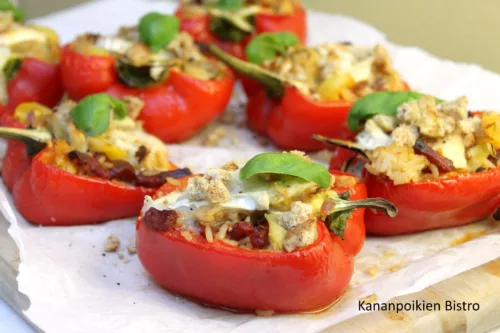 Täytetyt paprikat espanjalaiseen tyyliin