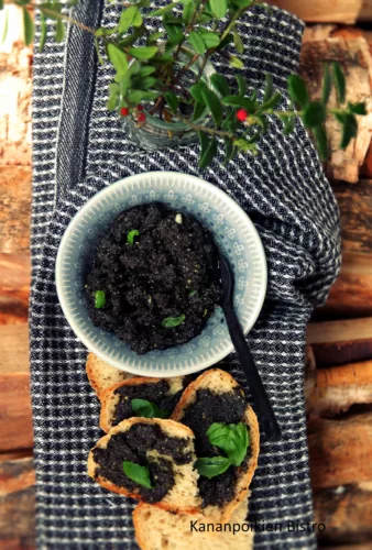 Mustatorvisienipesto