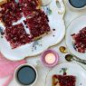 Puolukka-kookospiirakkapalat