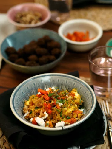 Spelttirisotto paahdetuilla porkkanoilla & fetalla