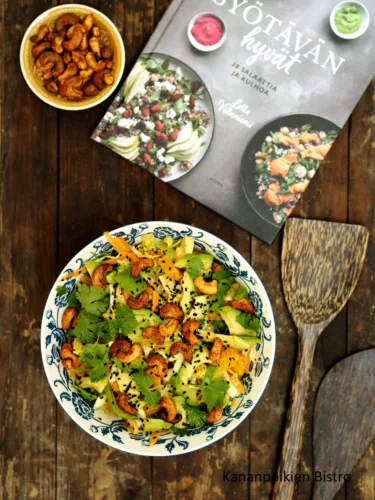 Syötävän hyvät : Oriental slaw & chili-cashew