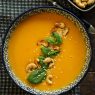 Bataatti-linssikeitto & mausteiset cashewpähkinät