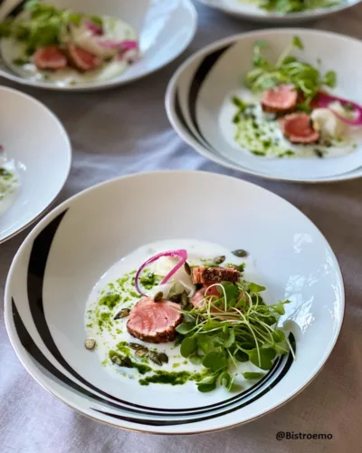 Lohipastrami, piimäkastike & tilliöljy