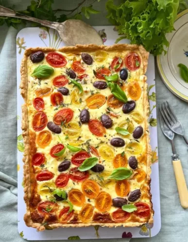 Feta-tomaattipiirakka